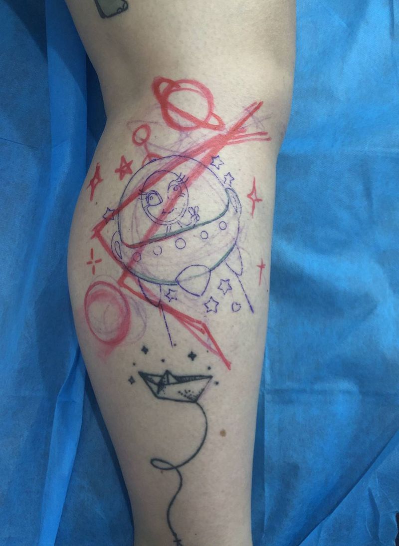 外星人飞碟纹身图片_脚部纹身图案