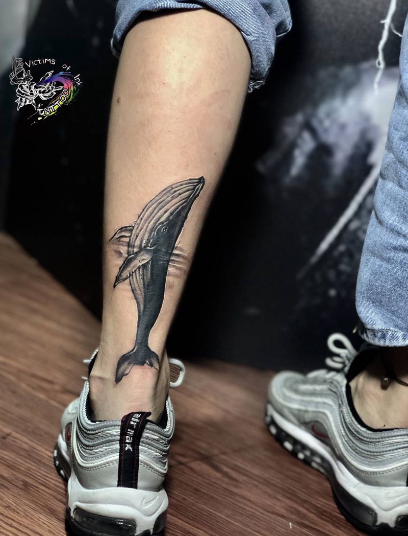 鲸鱼纹身图片_脚部纹身图案