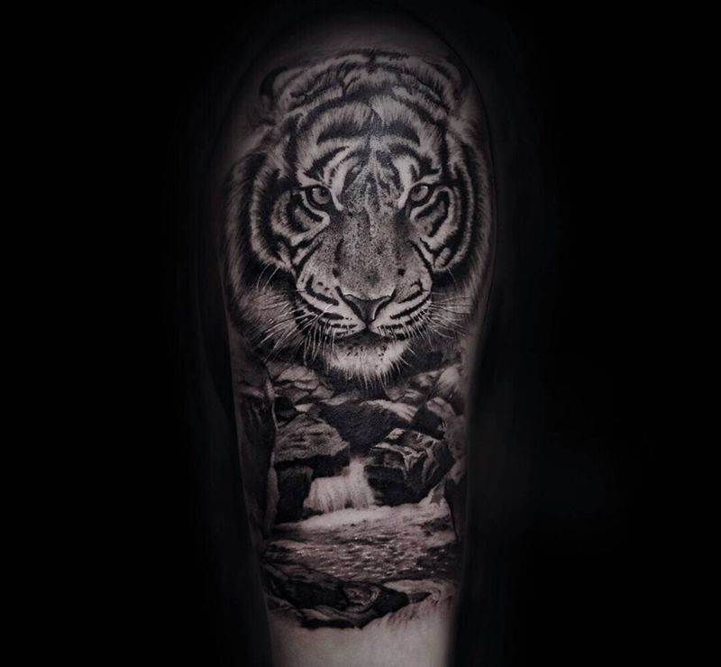 写实老虎纹身图片_手臂欧美写实纹身图案