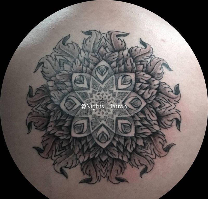 曼陀罗纹身图片