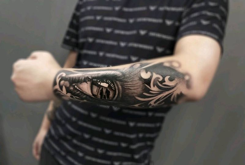 欧美写实眼睛纹身图片_欧美写实纹身图案