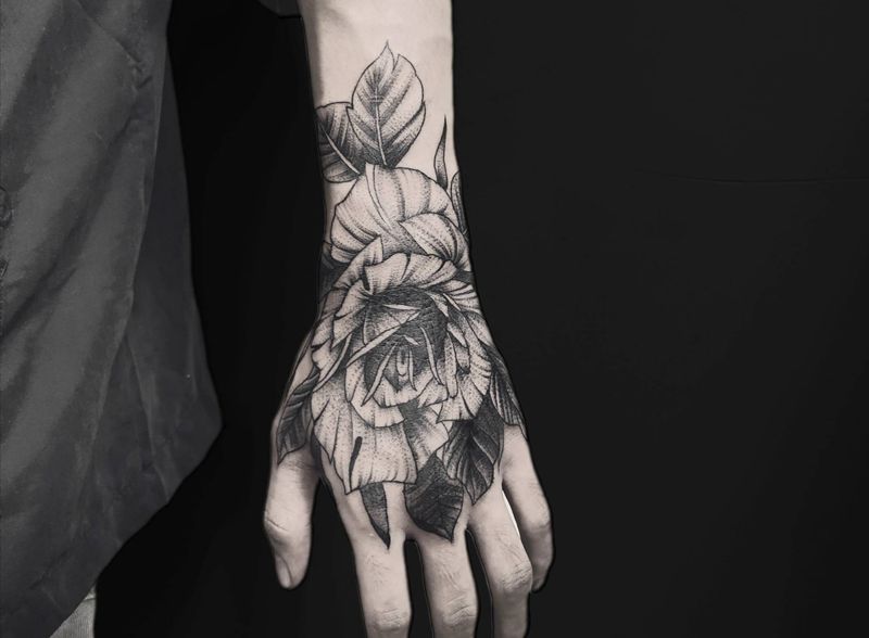 花手纹身图片_手部纹身图案