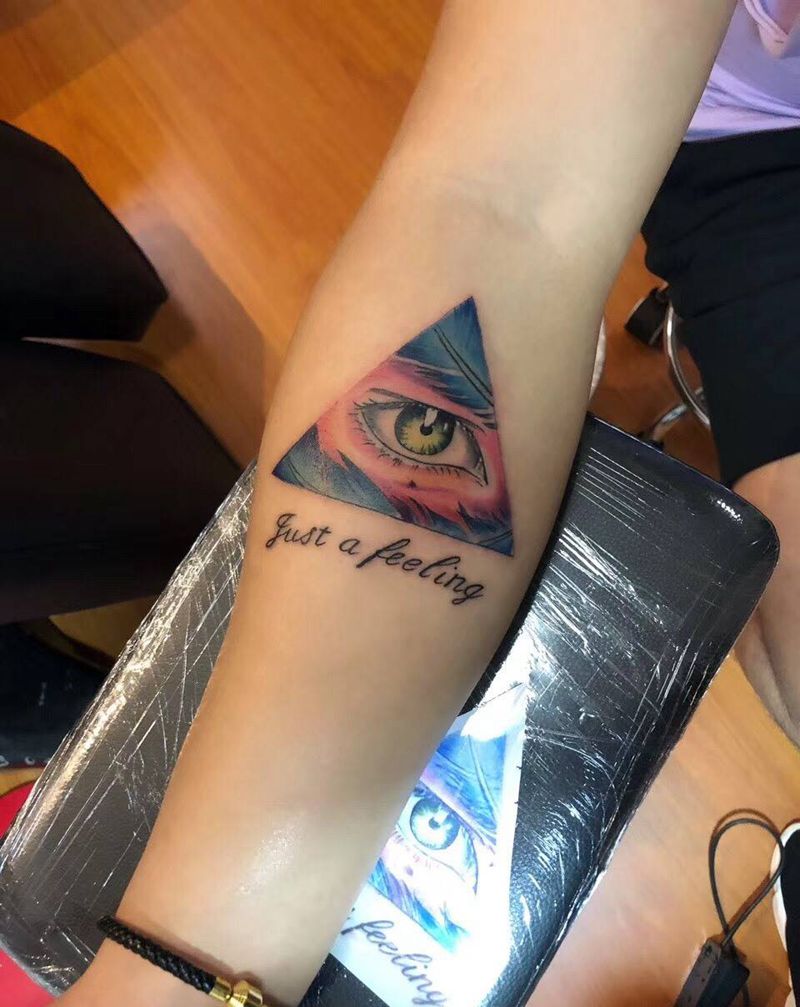 上帝之眼纹身图片_手臂纹身图案