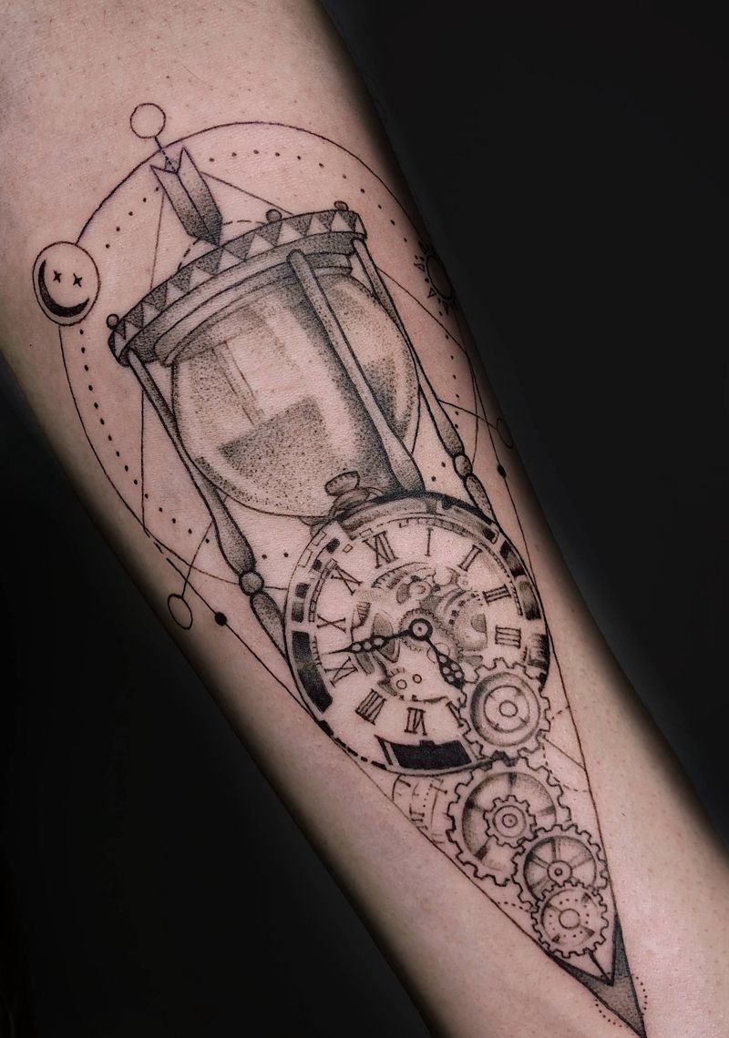 时间机器纹身图片_手臂几何点刺几何点刺时间沙漏纹身图案