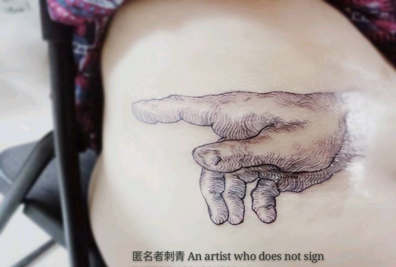 创造亚当1/2纹身图片_腰部欧美情侣原创艺术黑灰成品手稿纹身图案