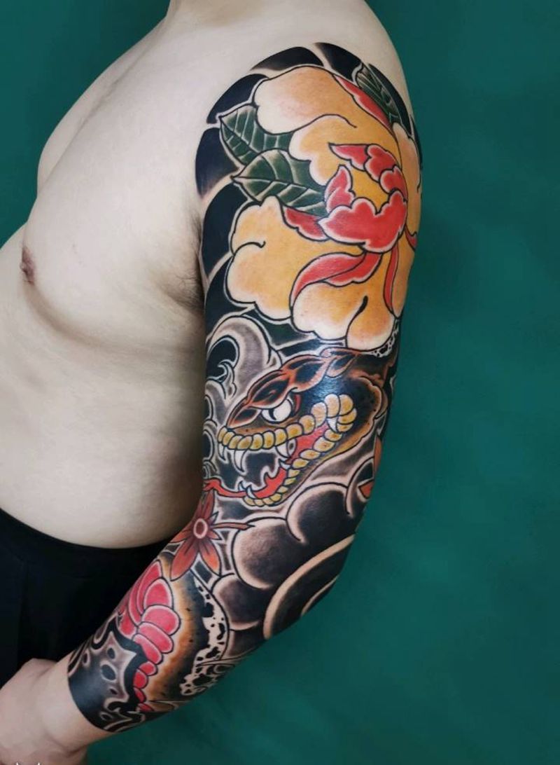 日式传统 现画现扎纹身图片_手臂老传统日式传统日式花臂蛇纹身图案