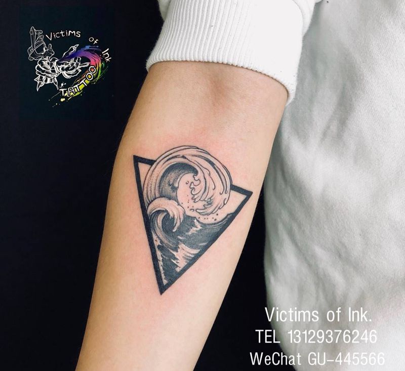 浪纹身图片_成品手臂清新几何原创纹身图案