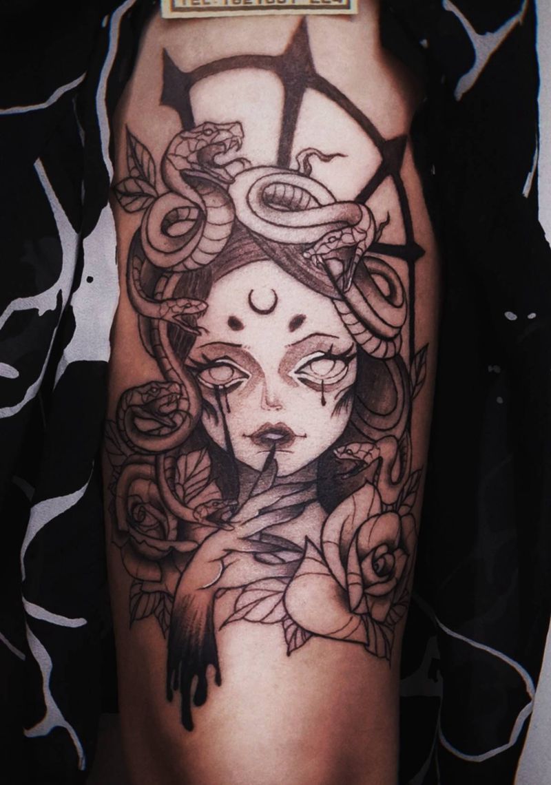 哥特美杜莎纹身图片_腿部Old SchoolNew School暗黑美杜莎玫瑰花纹身图案