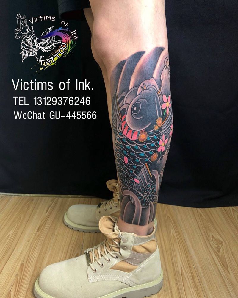 传统日式鲤鱼纹身图片_成品腿部传统原创纹身图案