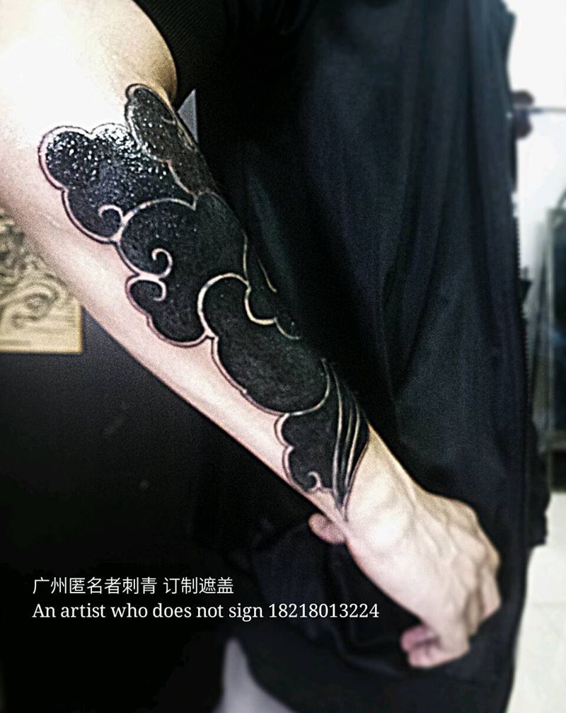 黑云遮盖纹身图片_手臂欧美传统人物静物广州成品纹身图案