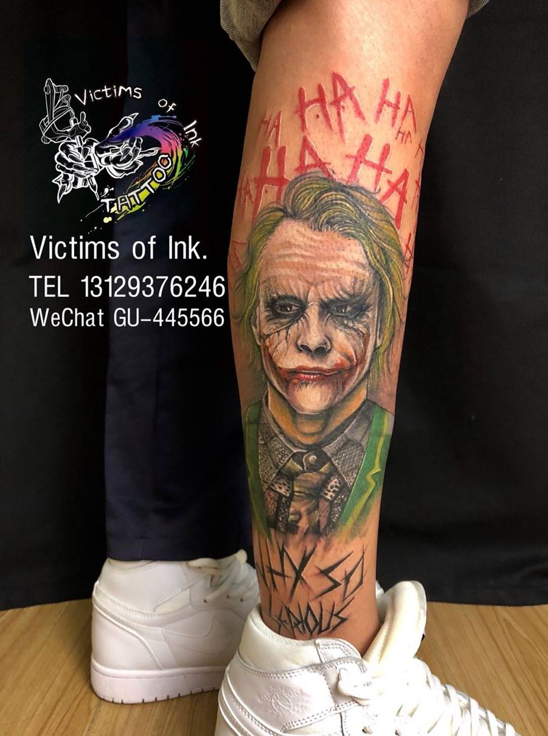 小丑希斯莱杰纹身图片_成品腿部写实人物原创纹身图案