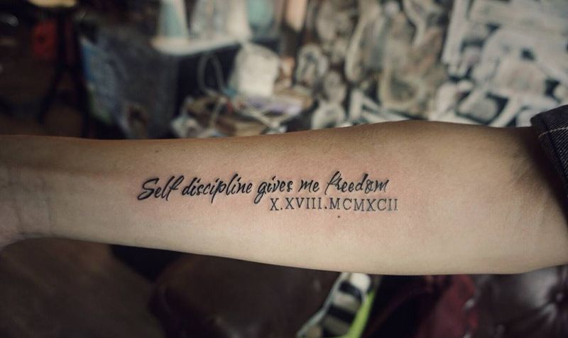 英文加罗马数字纹身图片