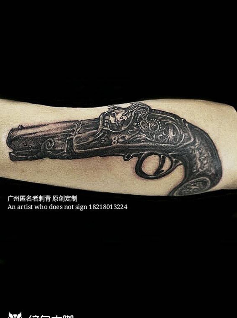 Gun纹身图片
