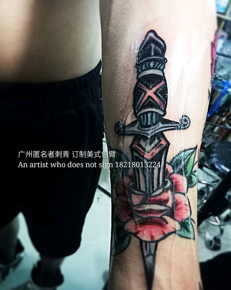 美式匕首纹身图片