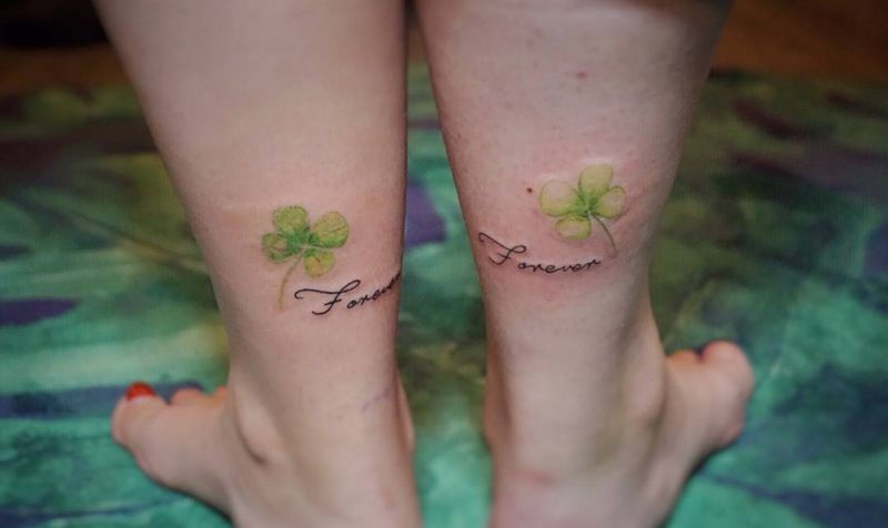 闺蜜四叶草纹身图片