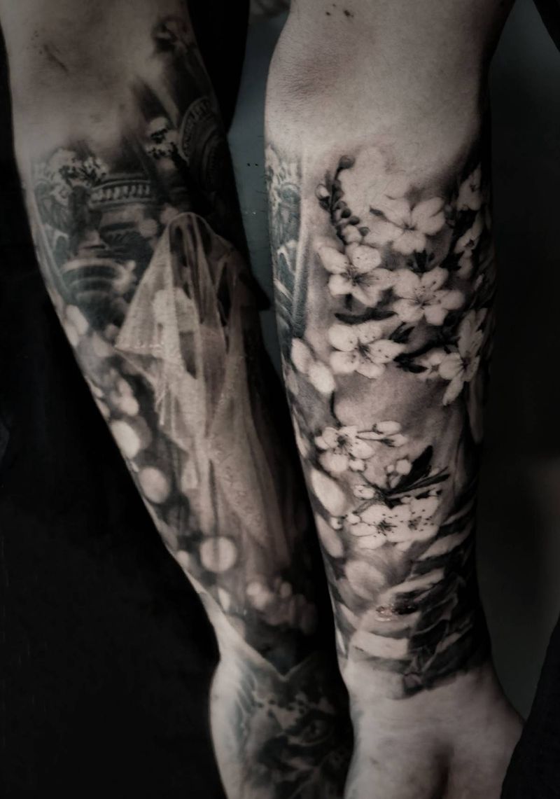 写实风格包小臂纹身图片_手臂欧美写实肖像桃花婚纱纹身图案