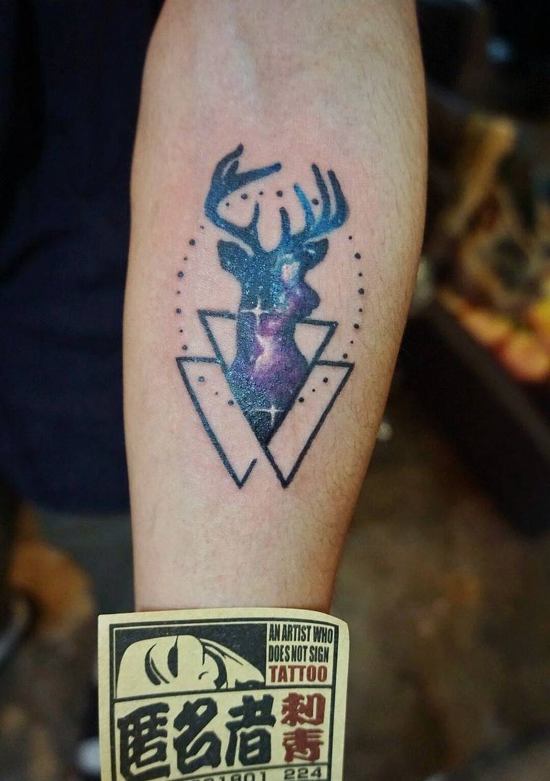 星空   鹿纹身图片
