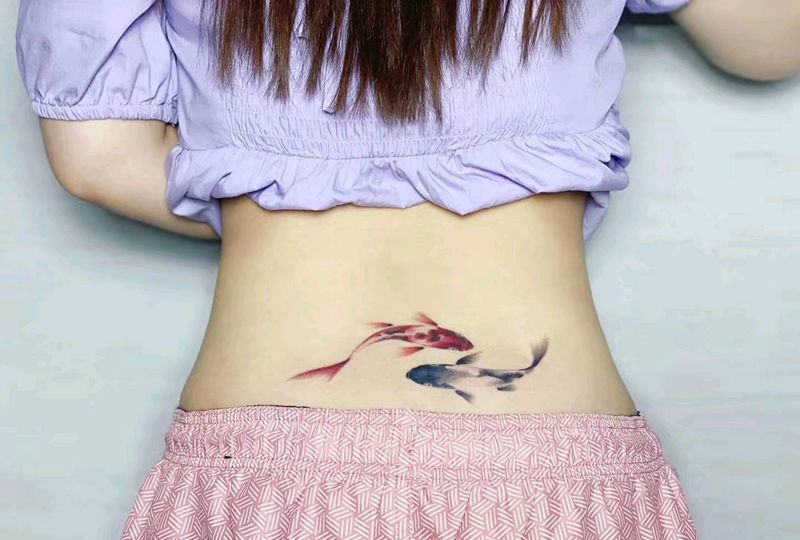 水墨双鱼纹身图片_水墨纹身图案