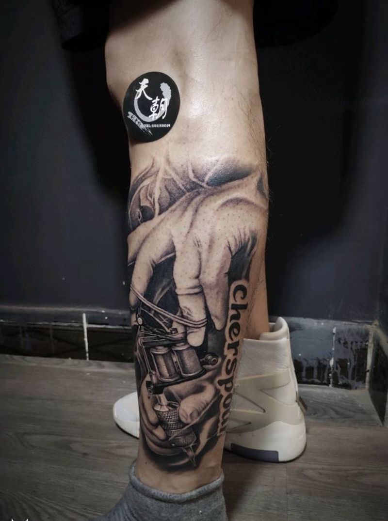 纹身机纹身图片_腿部欧美写实纹身图案