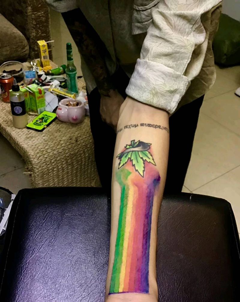 一泻千里的彩虹，纹身图片_水墨水彩纹身图案