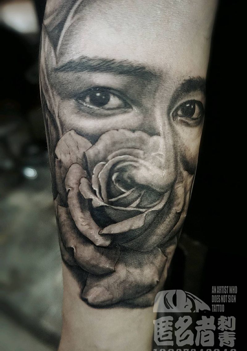 写实纹身图片_手臂欧美写实肖像玫瑰纹身图案