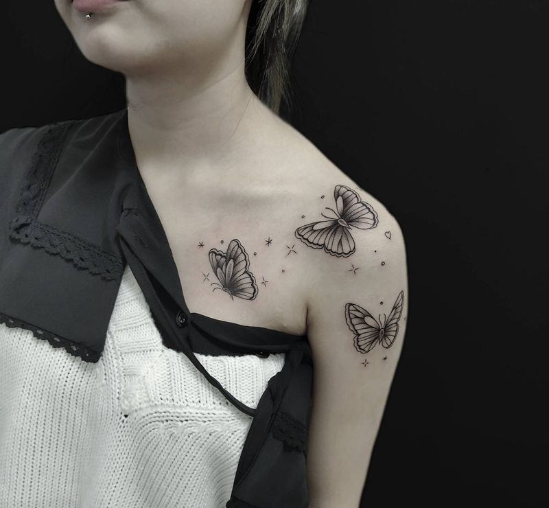 呼铁纹身图片_肩部纹身图案