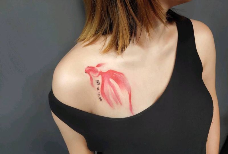 小金鱼纹身图片_水墨纹身图案