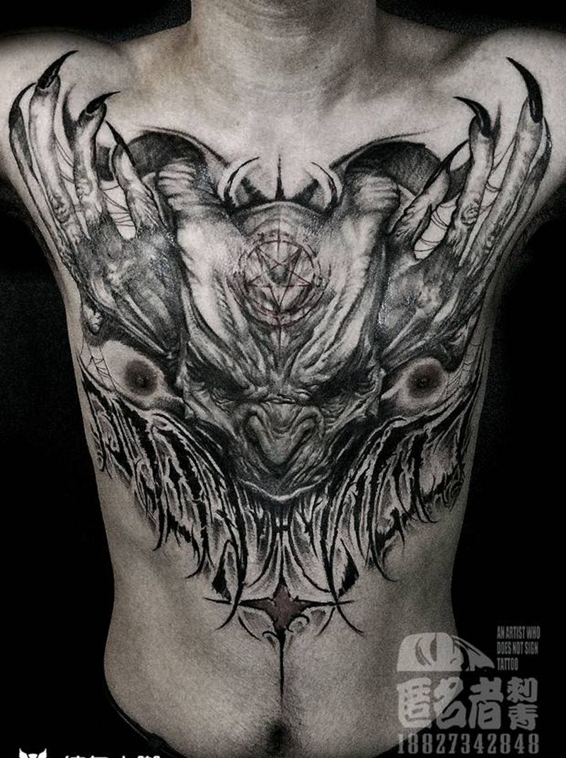撒旦包胸纹身图片_胸部欧美写实花体字花体字恶魔写实肖像纹身图案