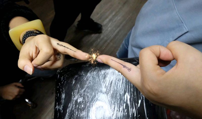 邓布利多和伏地魔的对决纹身图片