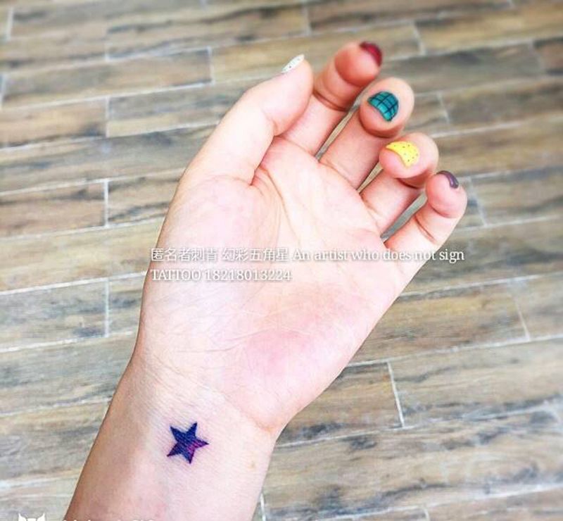 幻彩五角星纹身图片_手部欧美清新几何字符原创幻彩成品纹身图案