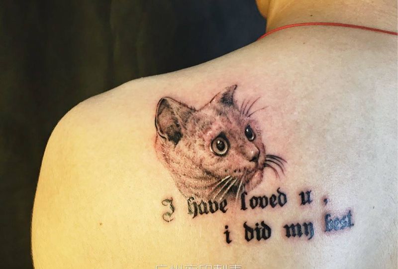 猫+英文纹身图片_成品肩部肖像写实欧美动物字符纹身图案