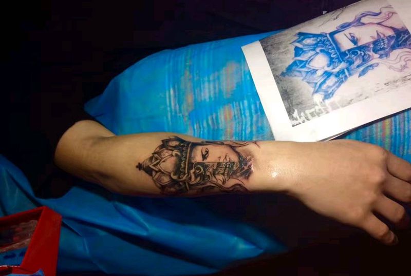 佛祖拈花一笑，一念成佛，一念成纹身图片