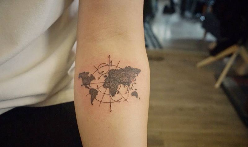 几何世界地图纹身图片