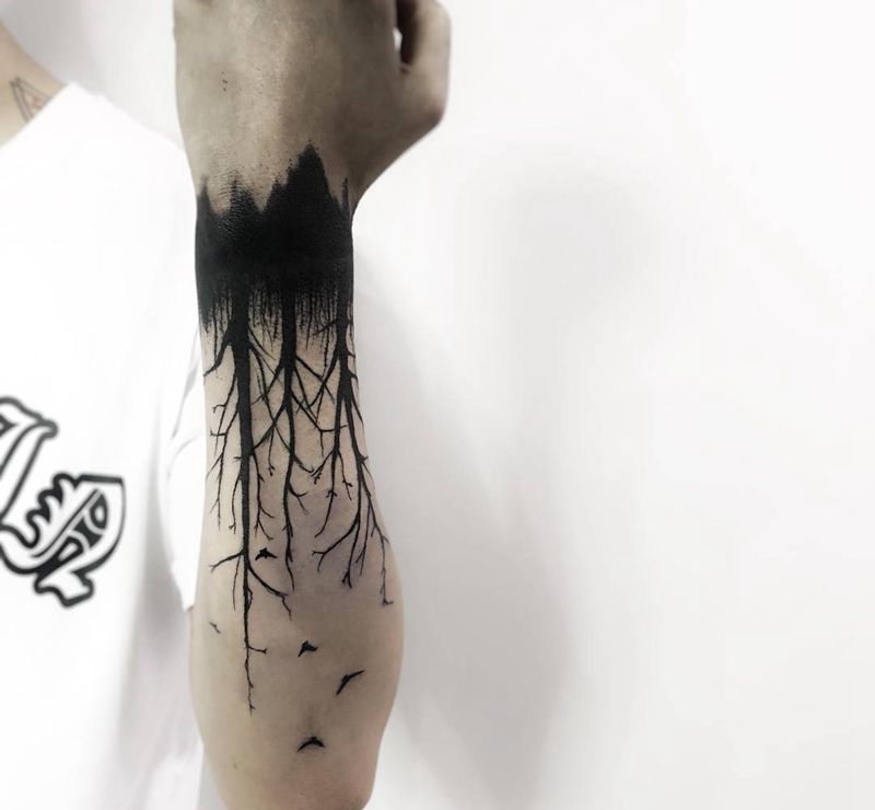 森林纹身图片_手臂手部图腾水墨树植物纹身图案