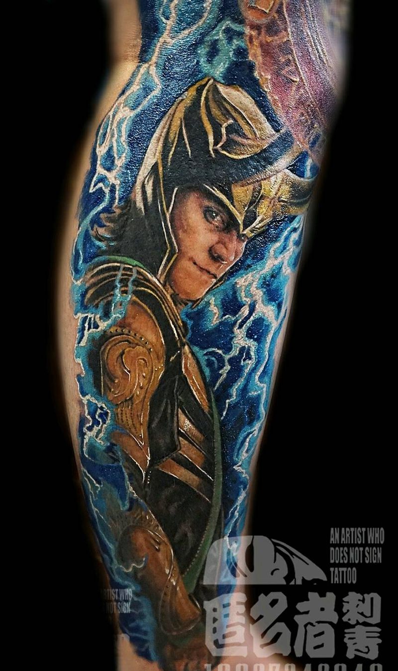 洛基纹身图片_腿部欧美写实写实肖像花腿彩色肖像纹身图案