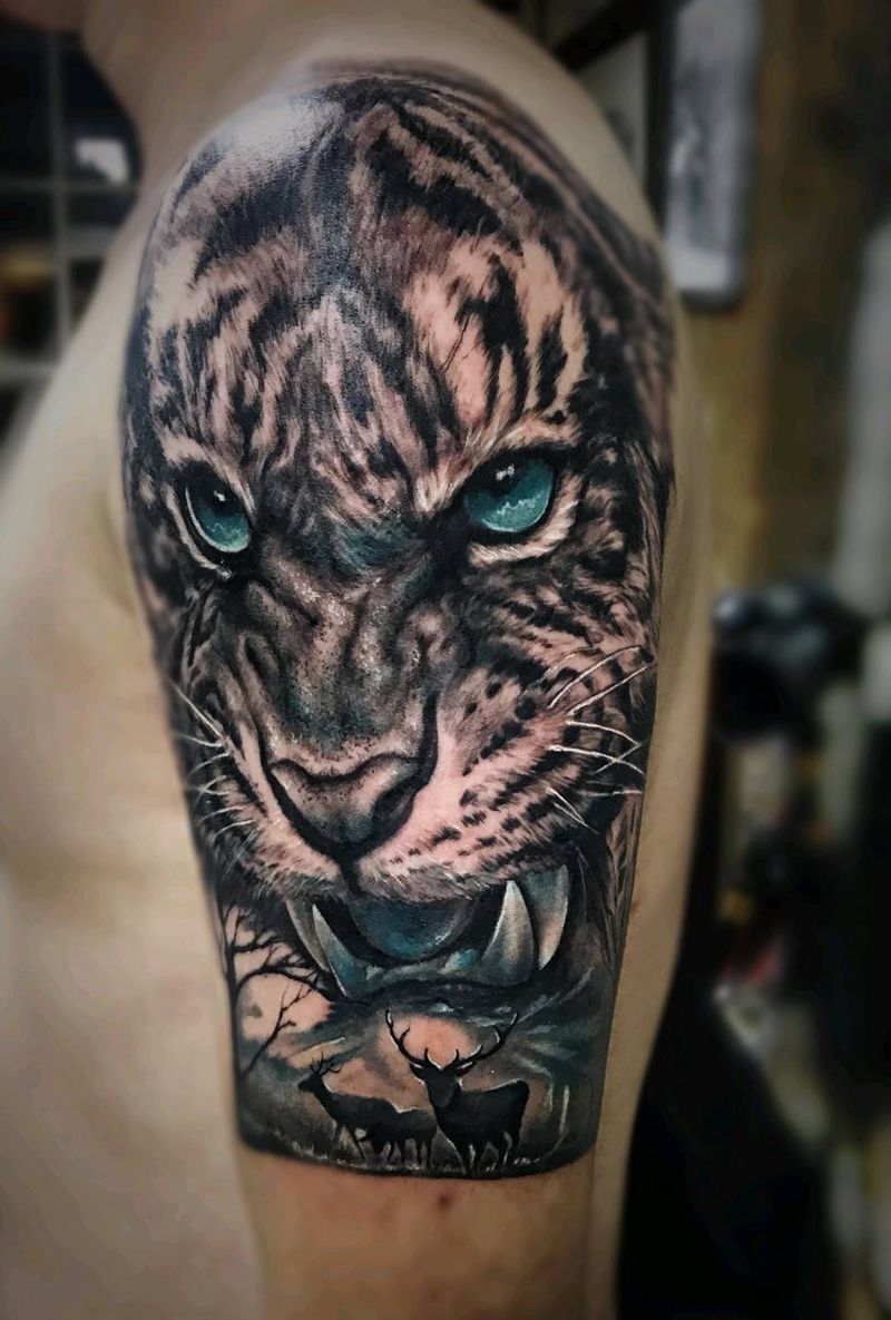 写实   老虎纹身图片_手臂欧美写实老虎森林花臂纹身图案