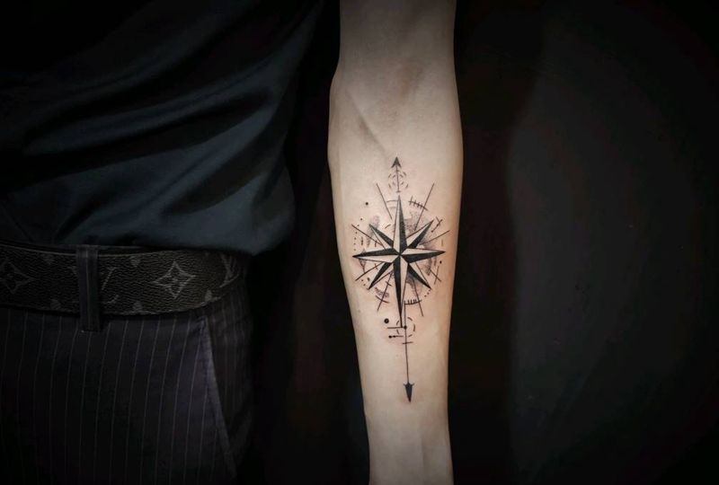 指南针纹身图片_手部纹身图案