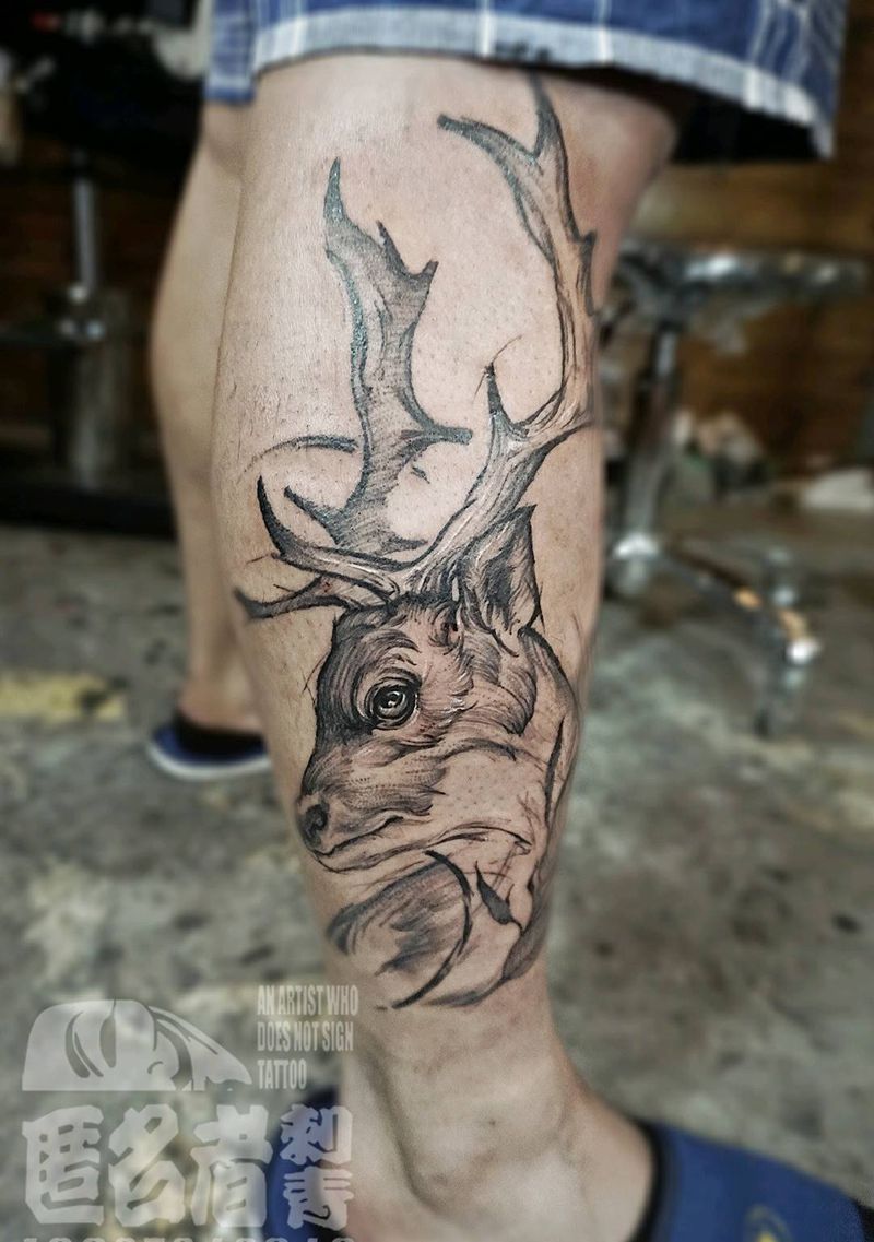 生财有  鹿纹身图片_腿部欧美写实鹿纹身图案