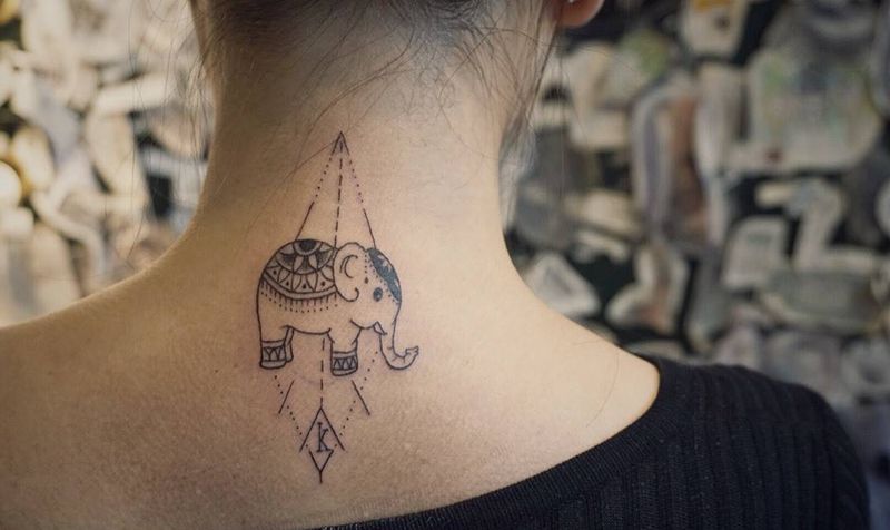 几何小象纹身图片