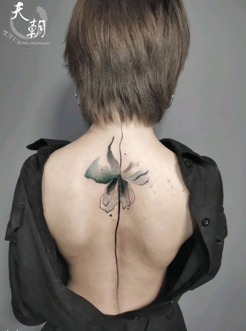 脊椎纹身纹身图片_背部纹身图案