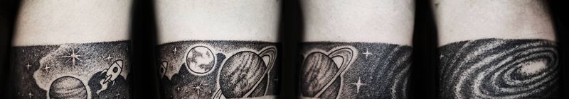 小宇宙臂环纹身图片_手臂点刺星空点刺纹身图案