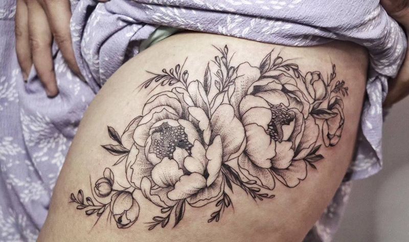 花纹身图片_臀部腿部点刺花小清新牡丹花纹身图案