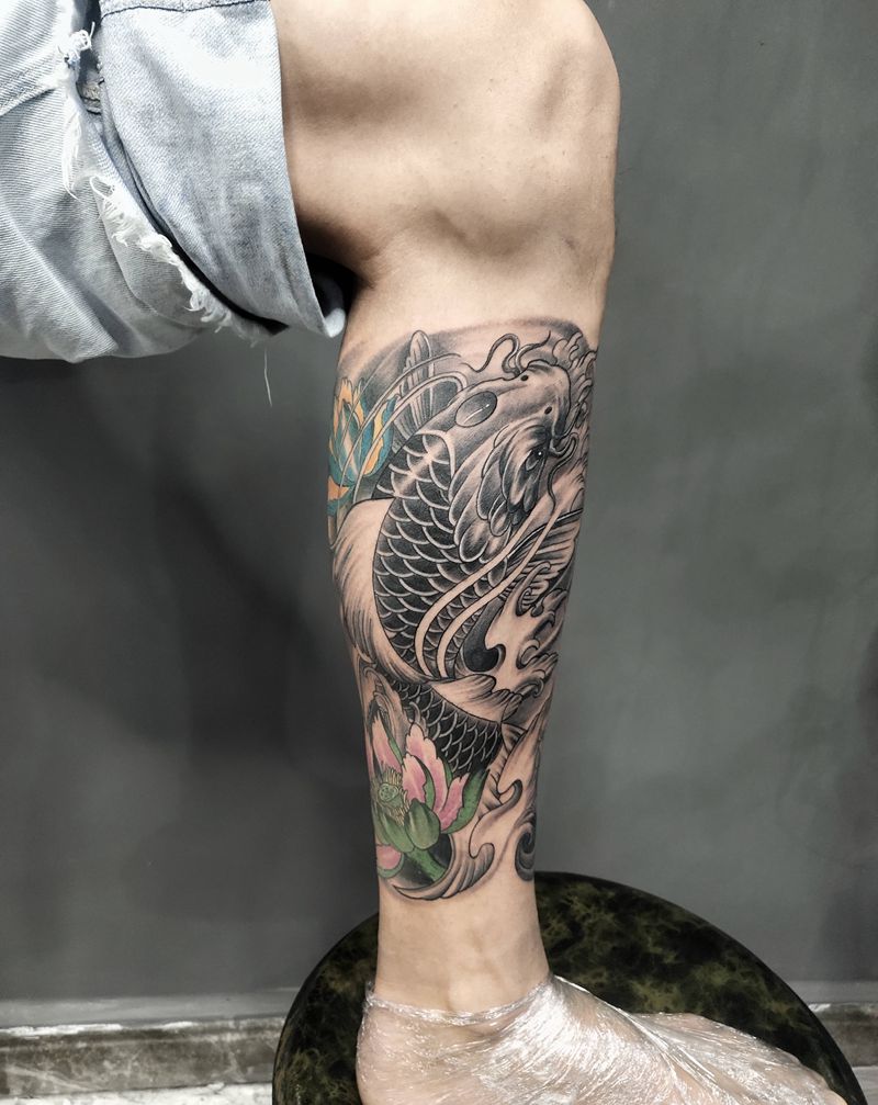 锦鲤纹身图片_腿部纹身图案