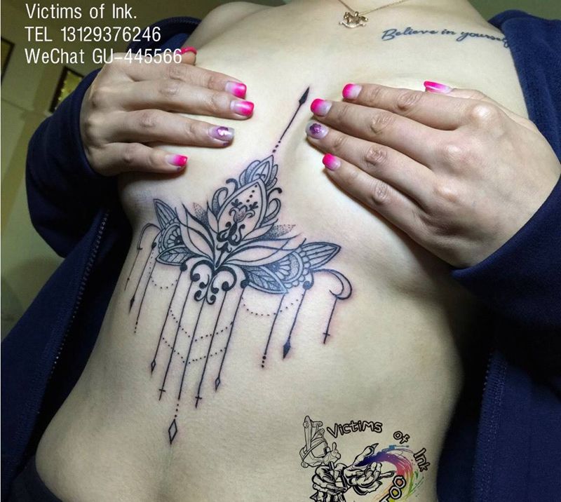 繁花纹身图片_成品胸部清新原创纹身图案