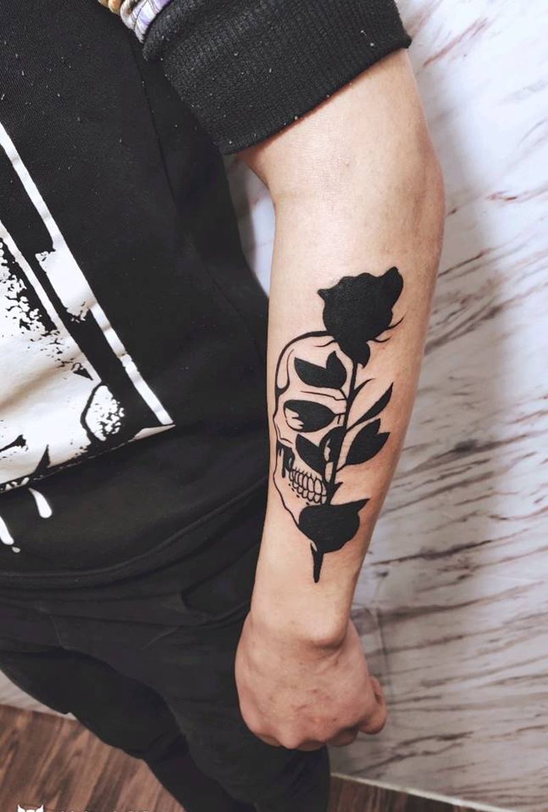 骷髅玫瑰纹身图片