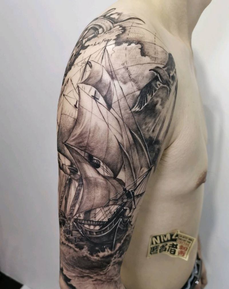 航海 臂 局部纹身图片_手臂肩部欧美写实帆船花臂纹身图案