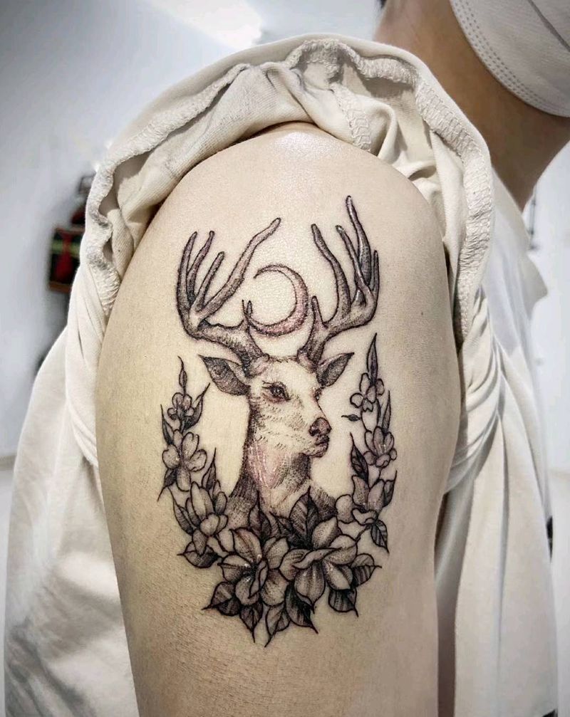 小鹿纹身图片_手臂点刺纹身图案