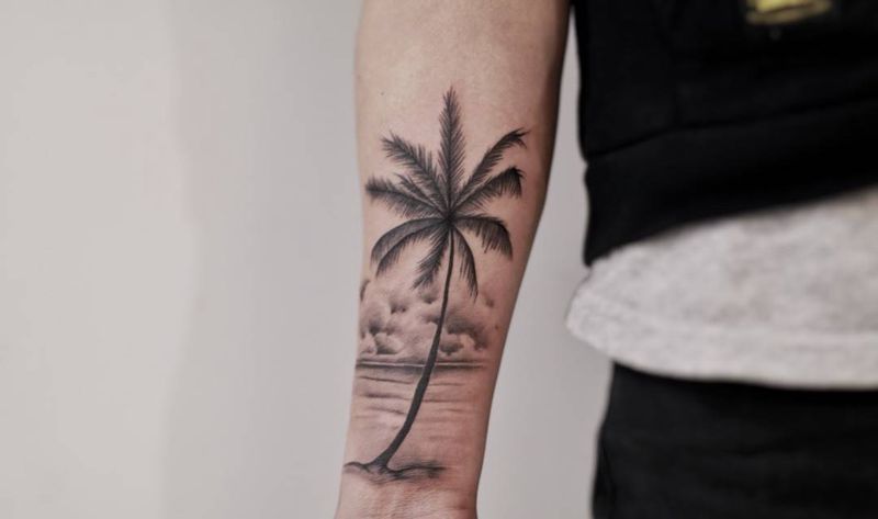 椰子树纹身图片_手臂手部水墨欧美写实椰子树植物海纹身图案