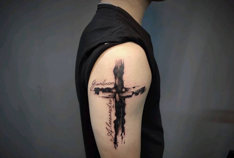 十字架纹身图片_手臂纹身图案