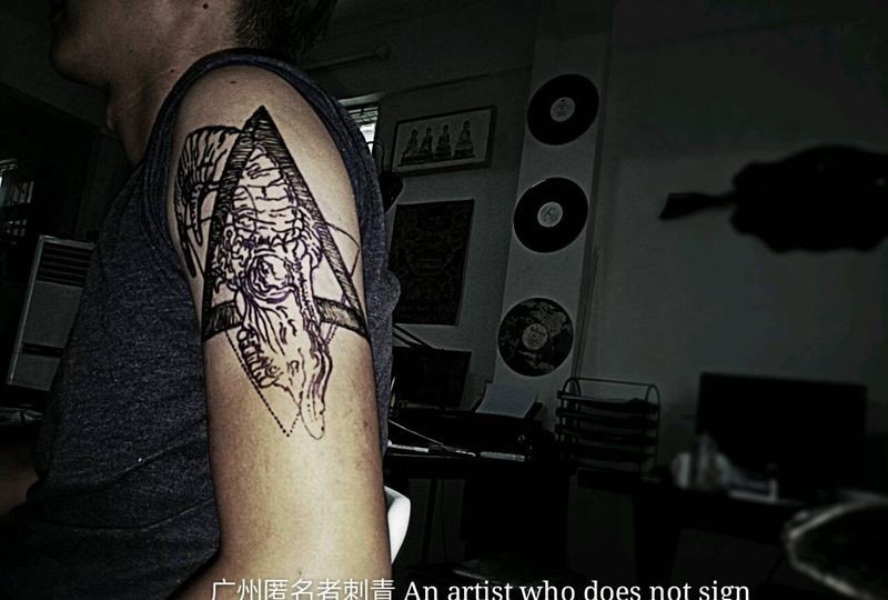 撒旦纹身图片_欧美几何动物静物鬼神宗教原创广州成品纹身图案
